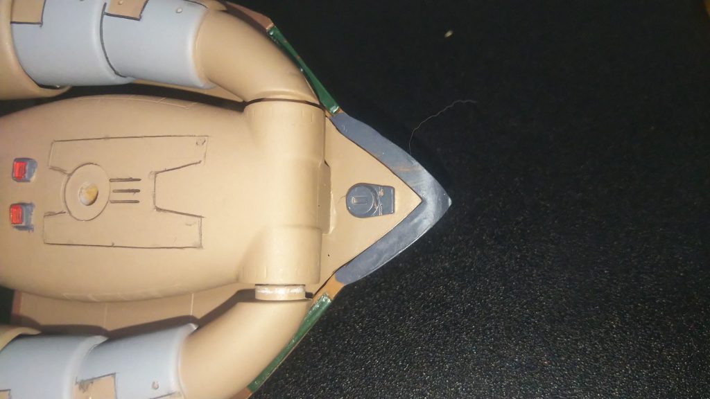 口の裏にも何か出そうな物を付けてあります。