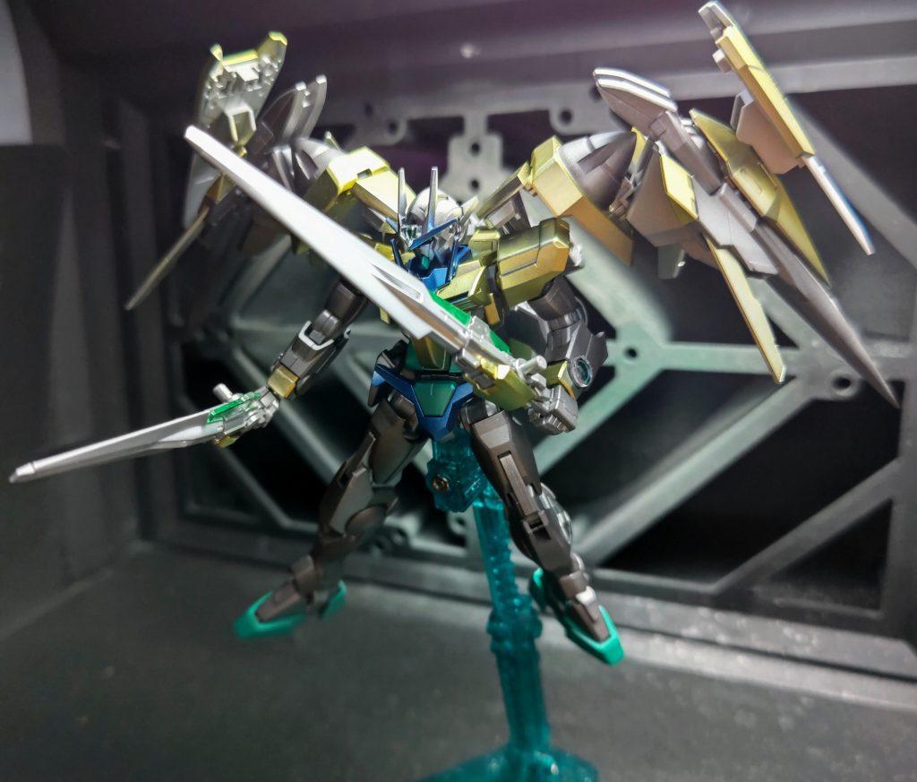 青→プライマリーメタリックイエロー、赤→ビリジアングリーン、白→ガンメタ、グレー→ファインシルバーツインアイと一部を蛍光グリーンで塗ってます。