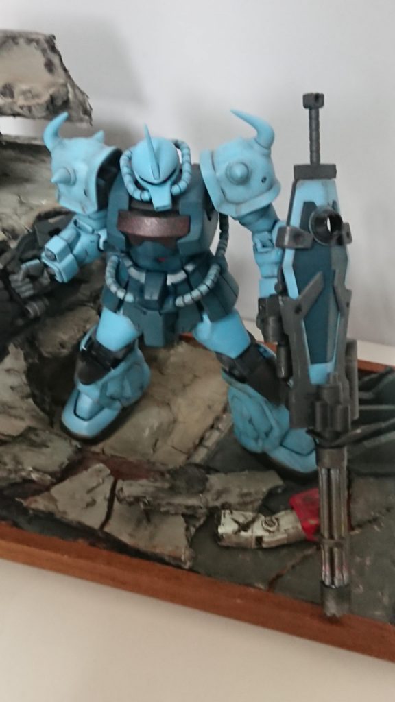 少し上空から。カッコ良くてついいろいろ撮影してます。ガトリングはメッキシルバーにクリアブルー、イエロー、レッドで焼き色付けたのですが綺麗すぎるなと思い上から少し塗りなおしてます。