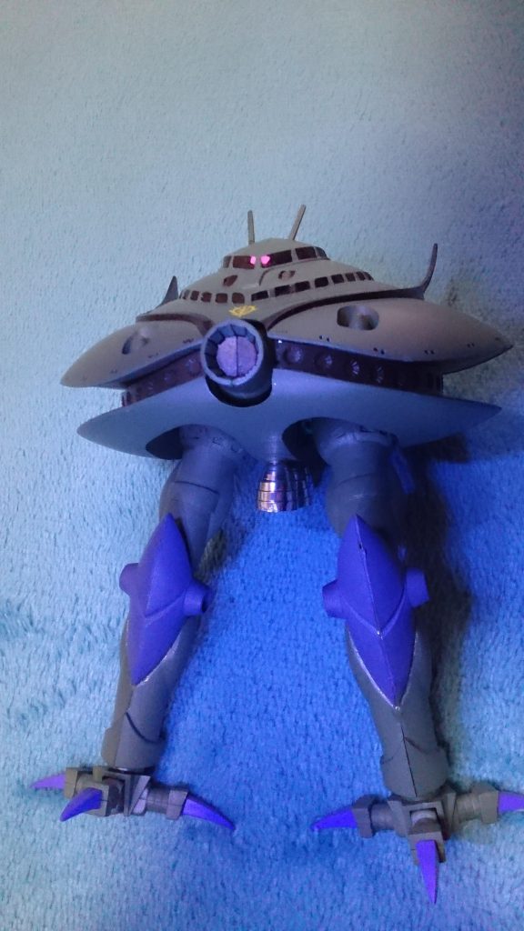 足の付け根のパーツだけ合わせ目消ししてます