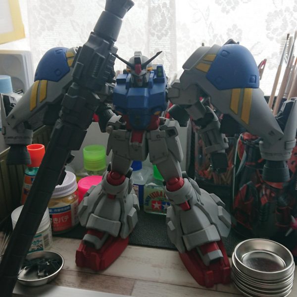 現在制作中のHG GMです。もうすぐ塗装できるかな。GP02もかなり前に作ったので気になります。またぬりなおすかなー？（2枚目）