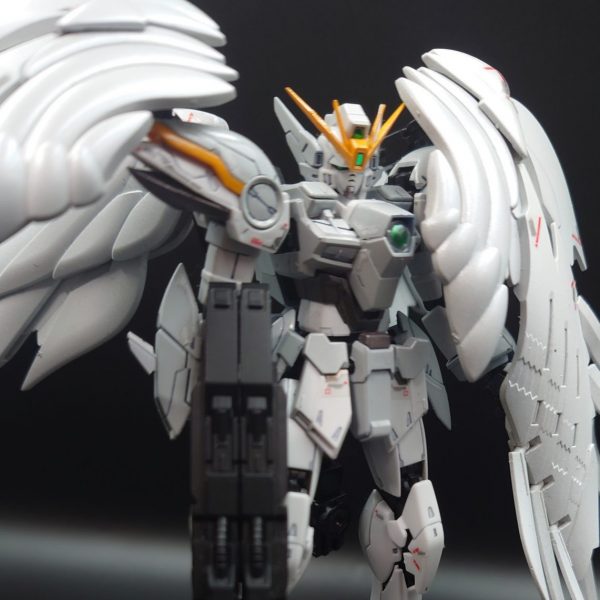 ウイングガンダムゼロ　スノーホワイトカラー