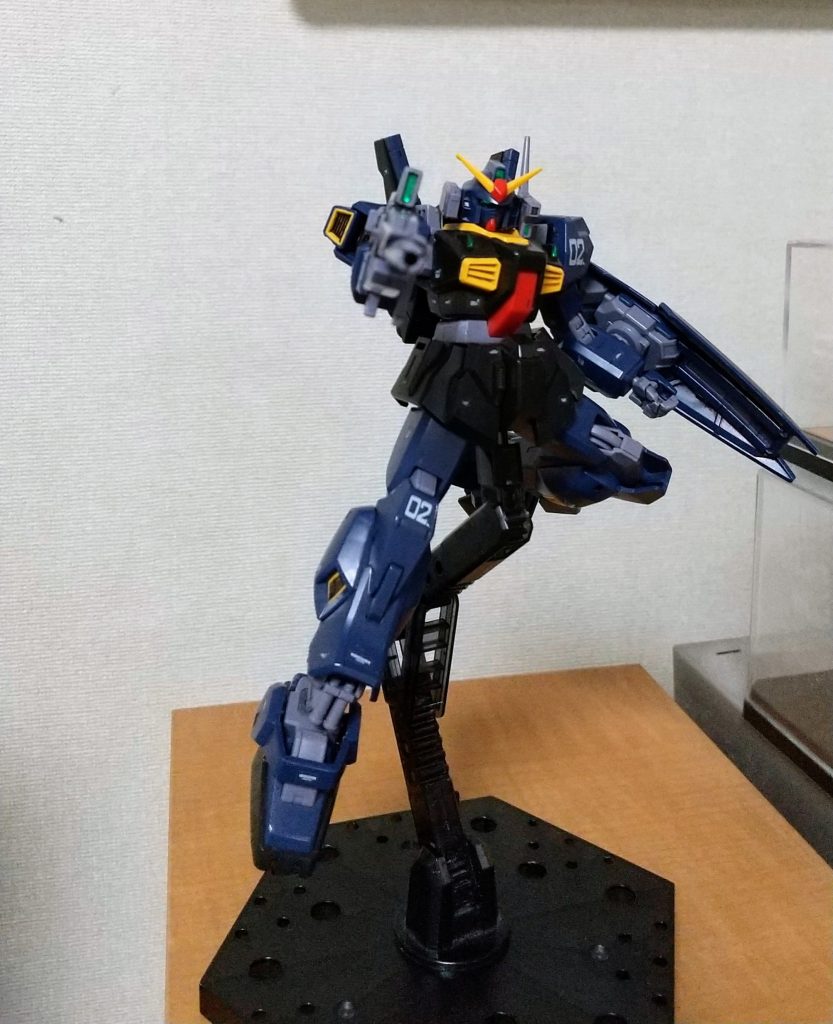 アクションポーズ行ってみます。まずはよく見るこのライフル構え。（よく見ると思うのはうp主だけでしょうか？w）