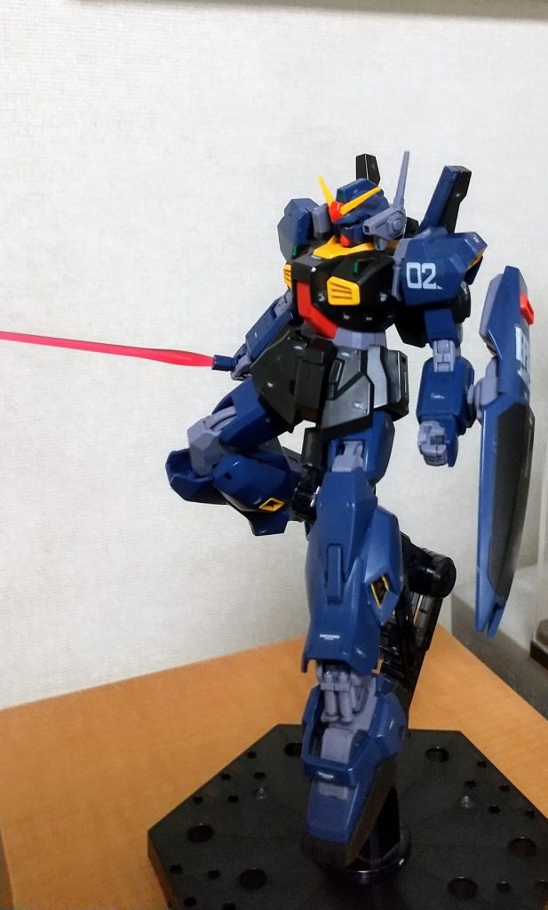 もう一枚パシャリ。ティターンズカラーは渋くてカッコいいですね～。