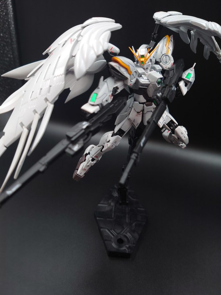 こんな体勢でバスターライフルぶっ放したら吹っ飛ぶだろうなと思いながらきれいなシルエットなのでつい。。。