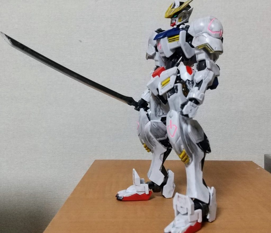 とりあえず、近くにあった鉛筆でウェザリングしてみました。鉛筆ウェザリング、結構良いですね♪今後はウェザリングする時は鉛筆でウェザリングしていこうかな?