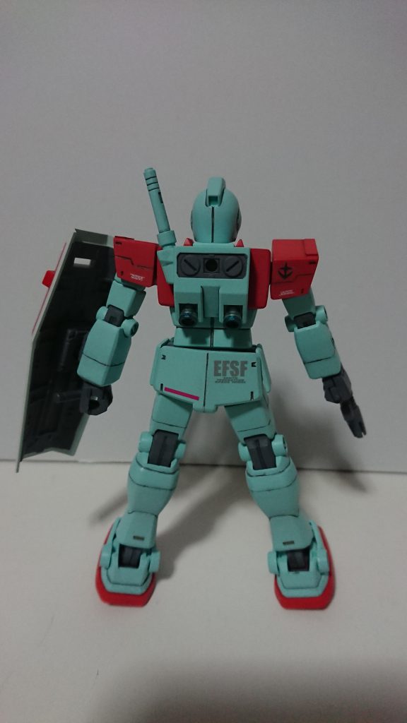 後ろからシールド裏も明るいグレーにしたのですが少し画像暗いですね。