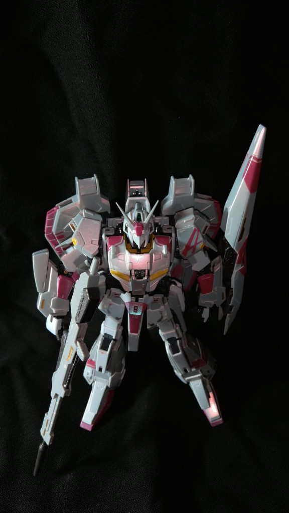 クリアーを吹いた後、水研ぎをしてを3回し、コンパウンドとワックスで処理しましたが、鏡面とまではいきませんでした。