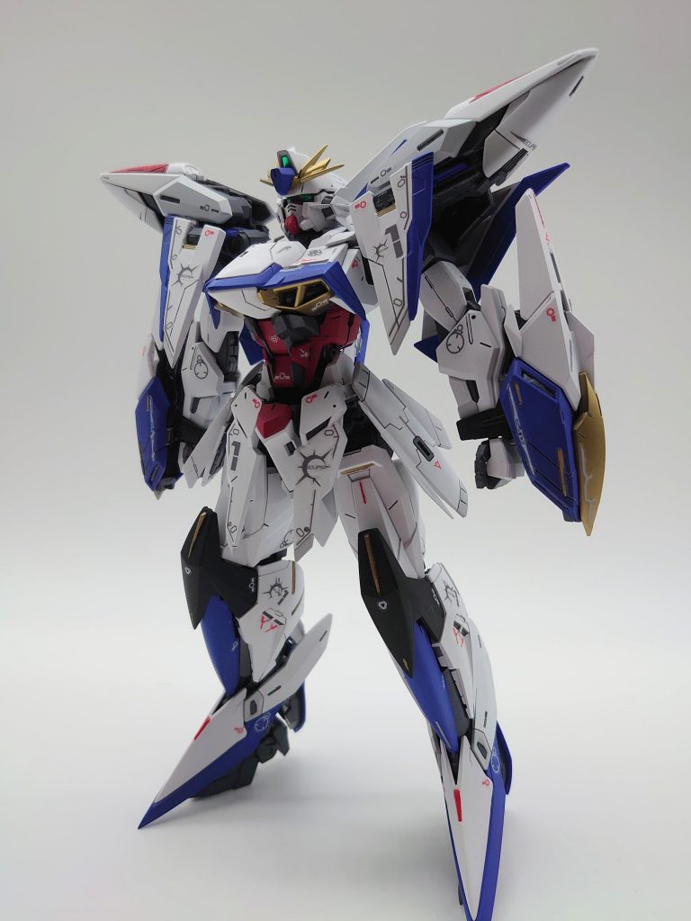 フロントショットこの脚部の形状で地上戦は向いてないと思いますが、マンガでは地上戦しかまだしていない(笑)