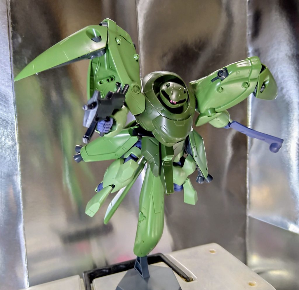 適当にブンドド。ノイエ・ジール程の火力、運動性、機動力はないが、手持ち武器の持ち替えによる汎用性や、対応性、ナノラミネートアーマーでの防御力は勝る的な。