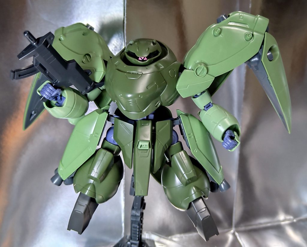 脚部を換装し、プロペラントブースターを外せば、ノイエ・ランド・マンロディになります。当然ですがw後は気が向いたら、墨入れする位ですかね。