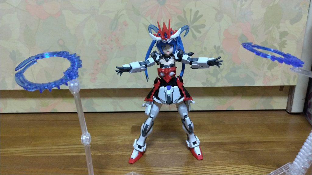 種割れするとチャクラムをドラグーンのように飛ばせるらしいです。