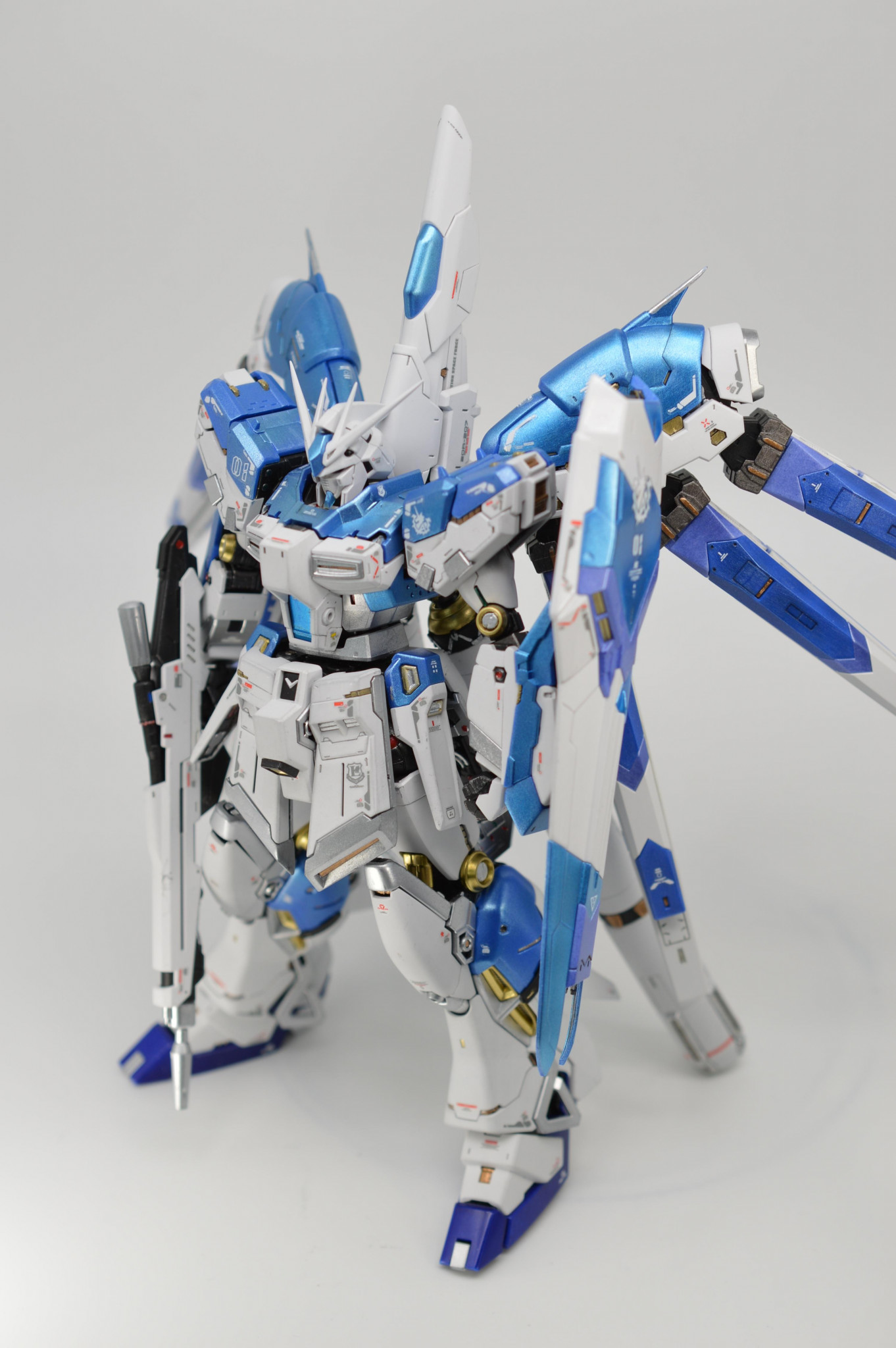 ガンプラ RG Hi-νガンダム 全塗装 完成品-