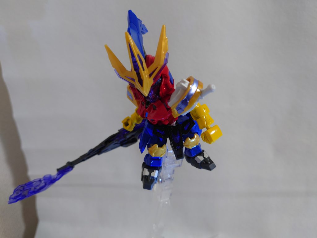 大型武器にしてみました。SDガンダムのこういうギミックが好きですね!反省点 動かして足の可動部にまだ塗り残しあったことを確認。キットを動かして確認せず、早く完成させようと焦るのは良くないですね。塗料の希釈が適切な状態で吹けなかったです。最初濃すぎで、最後は薄すすぎな状態でした。安定して吹けるように次の生贄を探したいと思います。シュピーゲルとか。