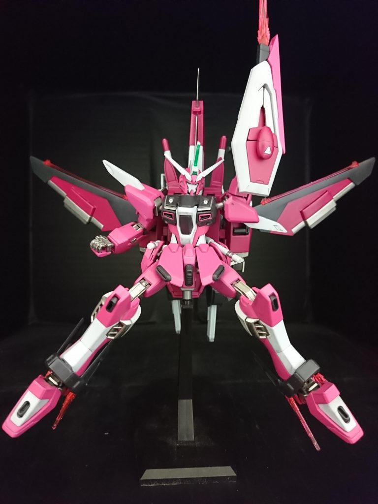 そして…ただの空想なのですが、ファトゥムが、分離してドラグーンになったら、面白いかなと。翼と、先端の3つ。ブーメラン×4、+ジャスティスの1つ肩部と、サイドアーマー。全てドラグーンになったら、強そう……♫