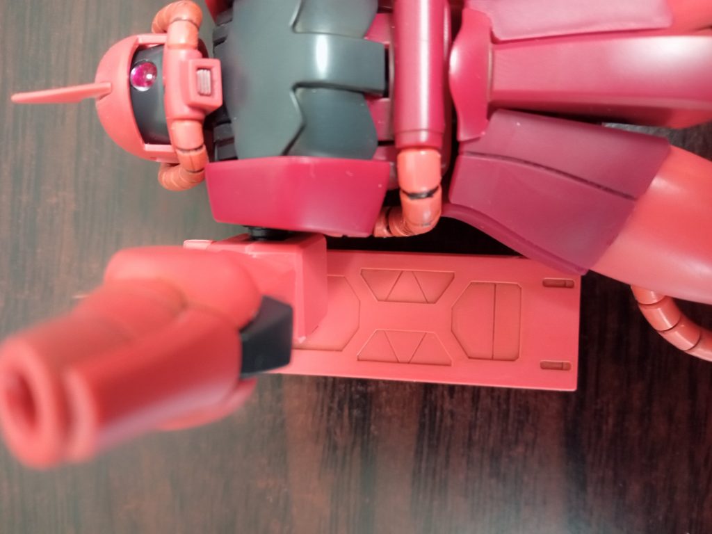 モノアイはHアイズクリアー+ダイソーで買ったラメフレーク以前作ったF2の時と同じ仕様スミ入れはリアルタッチマーカーブラウンでビシャっと塗って拭いただけ。