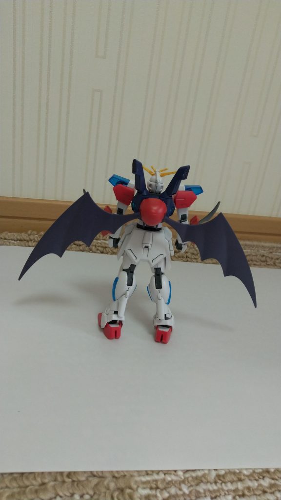 後ろはこんな感じ。話では殉職率がやたらと高いとある民間の何とか研究所が開発に関わっているのではないかと噂されているという空戦用の機体。空と宇宙はAですが、陸はB、海に至ってはC設定だそうです。写真には撮ってませんが、ビームソードとバスターライフルも装備。