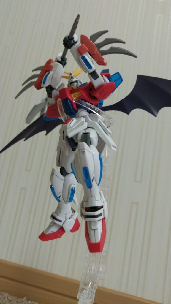 どこから取り出したのか不明なGトマホークっ！！ガンダリウム合金も紙のように斬れるらしい。