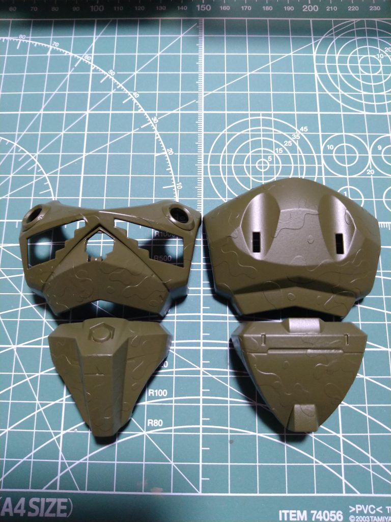 マスキングシール剥がす直前。