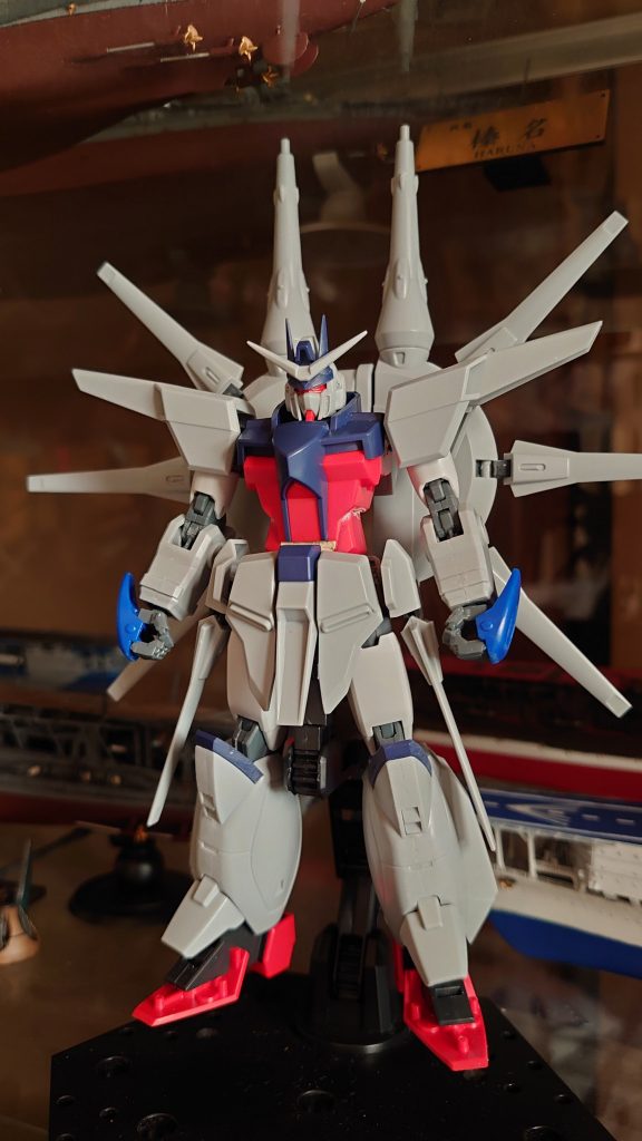 思っていたより全長は伸びなかったので、苦肉の策として足の裏にプラバンを張り付けるという・・・