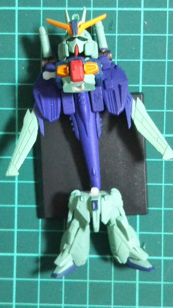 例によって腰にビーズタイの切れっ端を仕込んでいます。これだと抜けやす過ぎたので、今ではもう1玉延長したものと交換してあります。