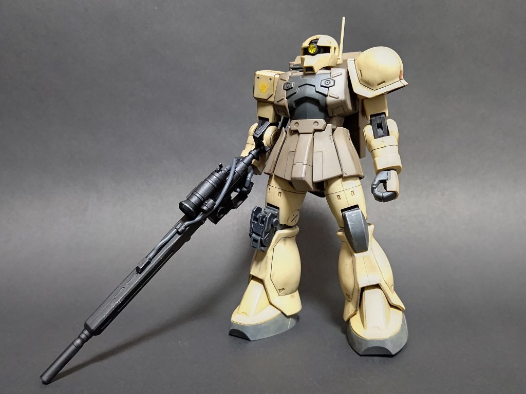 両肩にはバトオペ２の機体をイメージして緑と赤のランプをプラチップで追加。