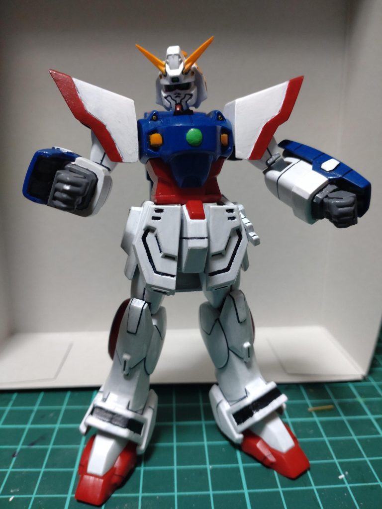 稼働はそれなり。でも寸詰まり感が嘘のようです。延長工作は始めてでしたが、意外とすんなりいきました。軸は固く固定したかったので、真鍮線通して瞬着で固定。顔は下膨れ感があったので、削り込んでシャープな顎ラインに。アンテナも尖らせてます。