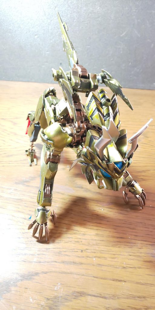 バルバトスルプスレクスをベースにSDの何かしらのトラ顔とかをミキシングしました。