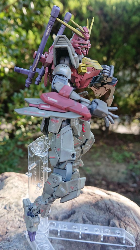 ハンドパーツはキットのは使わず一回り大きいハンドパーツを使ってます。こっちのほうが強そう?💪。