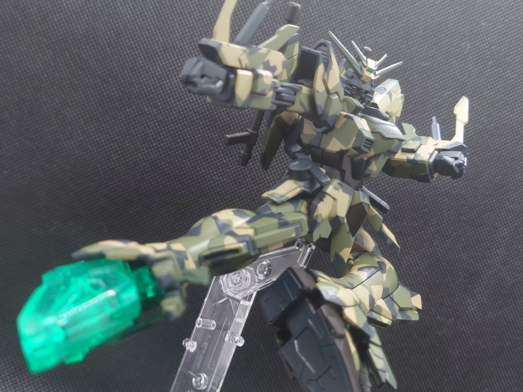 ブレイジングガンダム_スプリッター迷彩仕様–4枚目/制作者：@xaskaka07