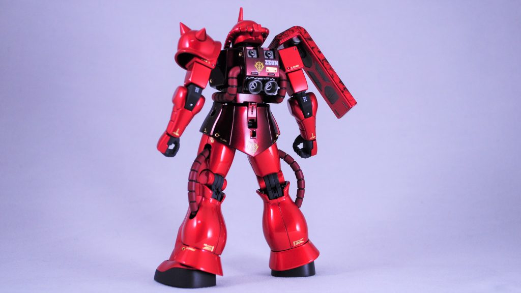 胴と足のチューブは少しですが動く箇所なので、キャンディはあきらめて普通にツヤ消しで塗りました。バーニアの中にはステンレスシール貼りこんでます。