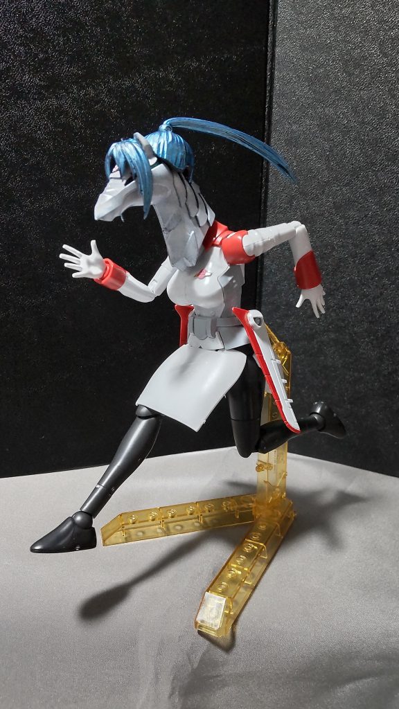 彼女もUMA娘なので、当然走るポーズをとることもできますし、ポニーテールの調整をする事で表情付けの手助けにもなります。