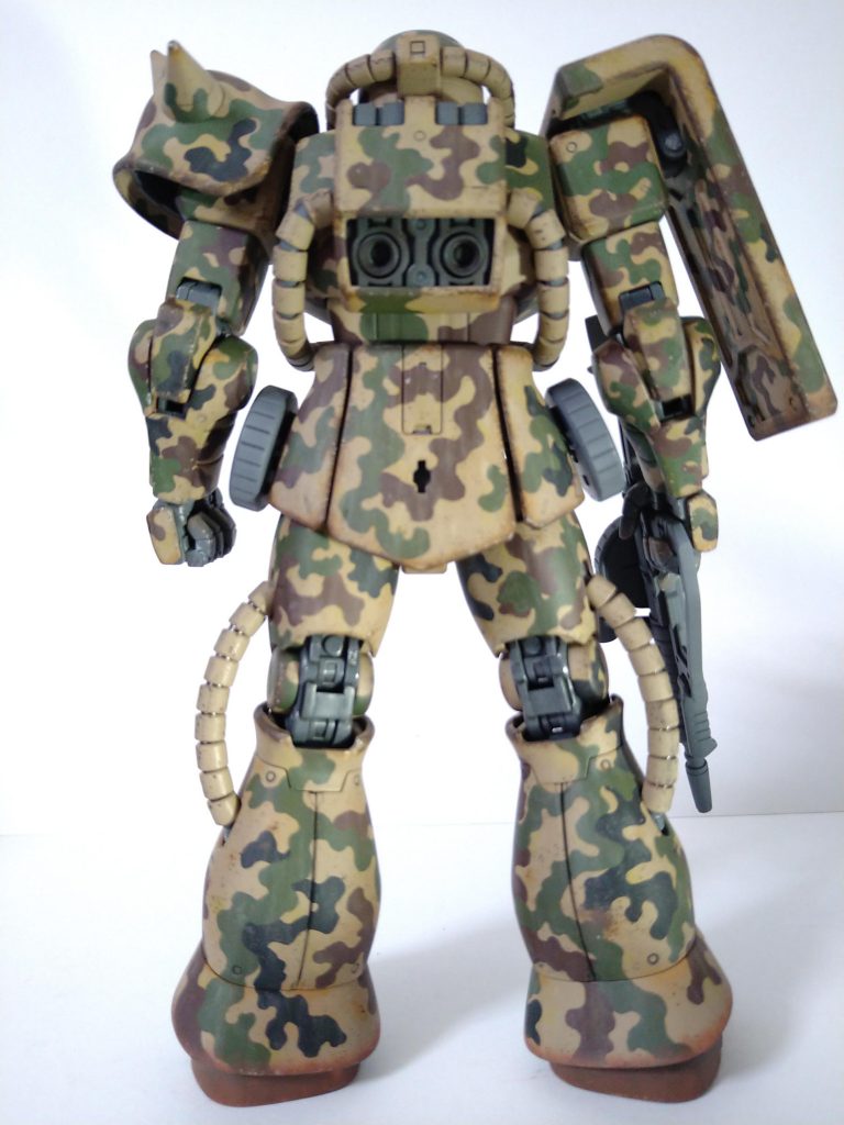 後。腰部アーマーや足辺りに強めにサビ表現しましたが、手法は油彩。改めて見るとちょっと弱いですね。