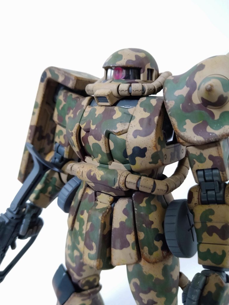 少しアップです。あまりアップするとボロが目立ちますので。あ、今回は退色や変色やタレなんかも、縮尺が小さいので『うっすら』を狙い、全部油彩です。でも、ただただ汚い気も。