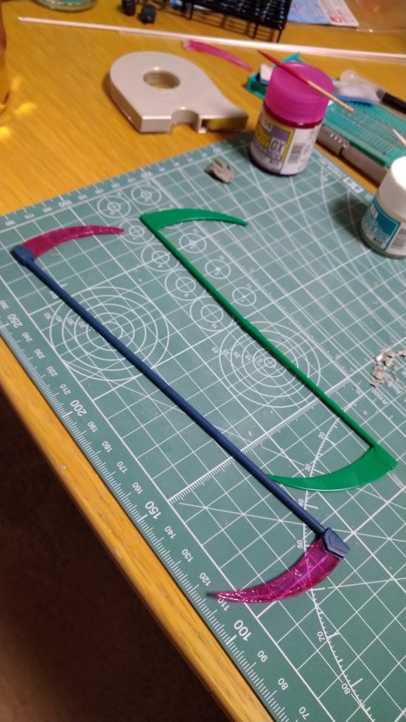 簡単に持たせられるように、真ん中で分割できます。プラパイプの片方にプラ棒を差し込んで、連結できるようにしてあります。