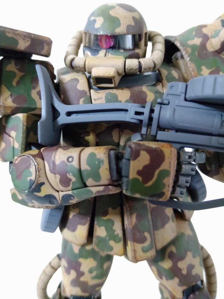 行軍中アップ。銃火器は汚さない派です(あ!スミ入れも効いてない!)。