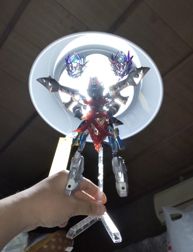 因みに天高く舞い上がるイメージがこれ。……完全に天のゼオライマーですね。