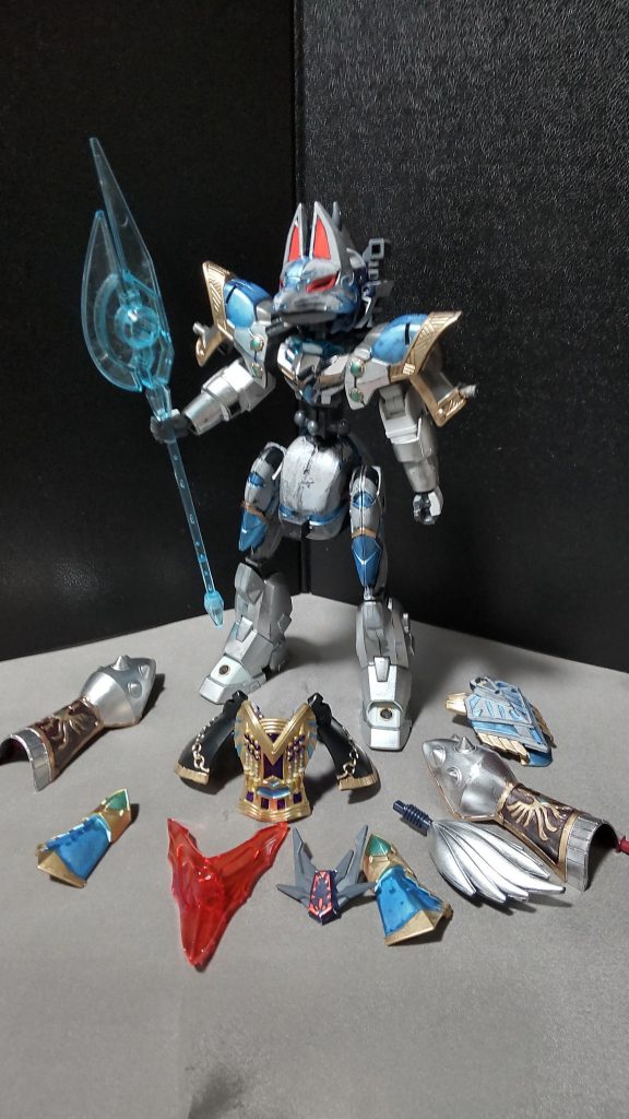 装甲はある程度外せます。これで他の三国創傑伝やワールドヒーローズのプラモとの着せ替え交換など色々楽しめるかな?