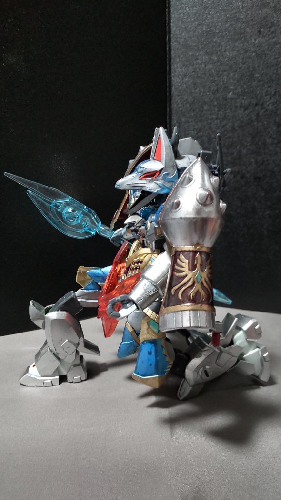 脚部は二重関節になってますので、前作の董卓プロヴィデンスと違い、膝立ちポーズが出来ます。