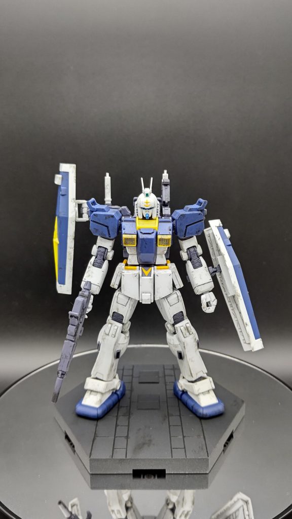 フロントビュー本体は部分塗装とウェザリンクからトップコートでフィニッシュ。台座はアクションベースにプラ板を貼り付けてスジボリで甲板を再現。