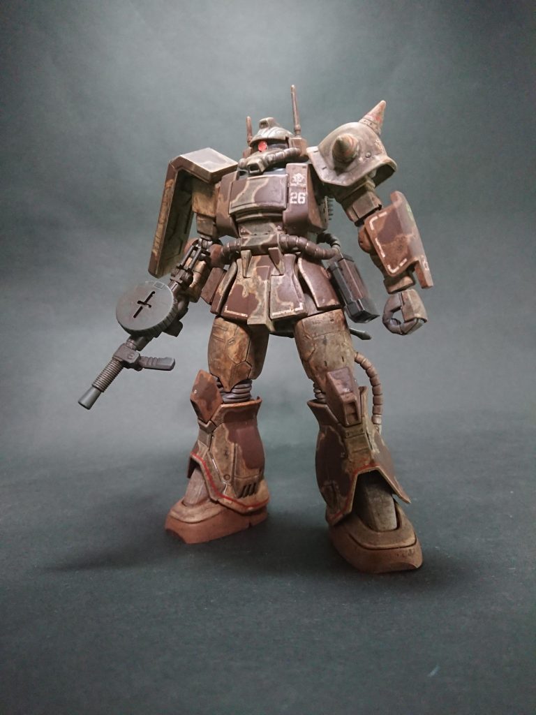 がっつり汚してみました。クレオスのタン、ウッドブラウン、ニュートラルグレーなどで塗装後、デカールを貼り、ウェザリングカラーのステインブラウンで汚し塗装しています。