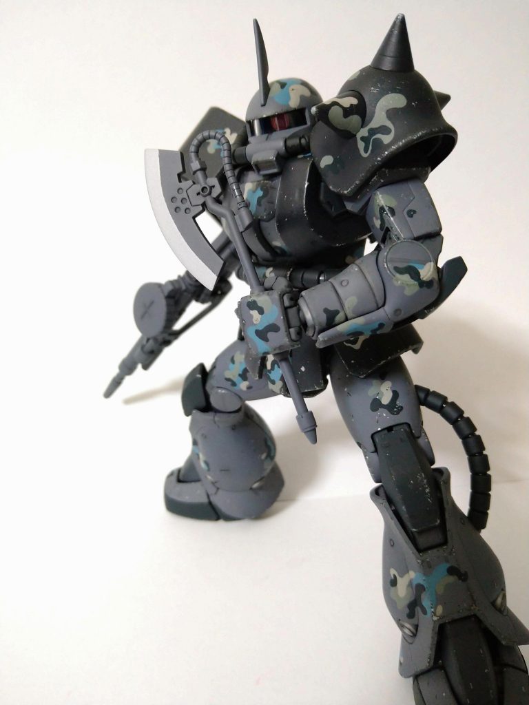 近接突入前。息遣いを感じます。