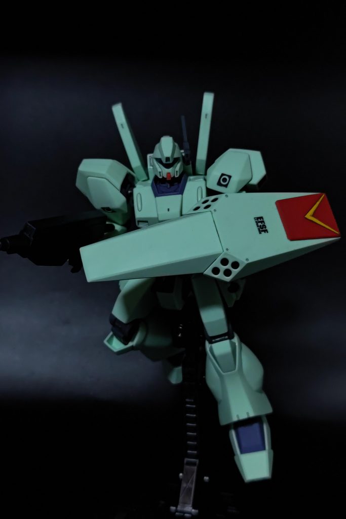 宙域での戦闘をイメージした黒背景。画像調整次第では、F91Ver.よりも逆シャアVer.のカラーリングに見えるため、こだわる方なら全塗がオススメ。