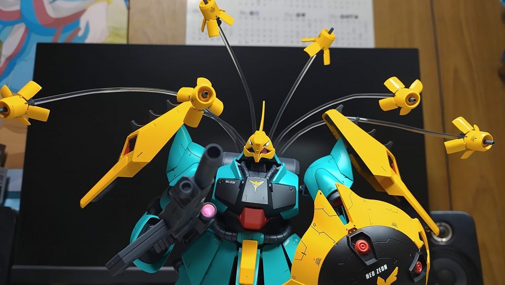 ファンネル思った向きや角度にするのは意外と難しいです。とりあえず、前向きならいいやと途中であきらめ（笑）