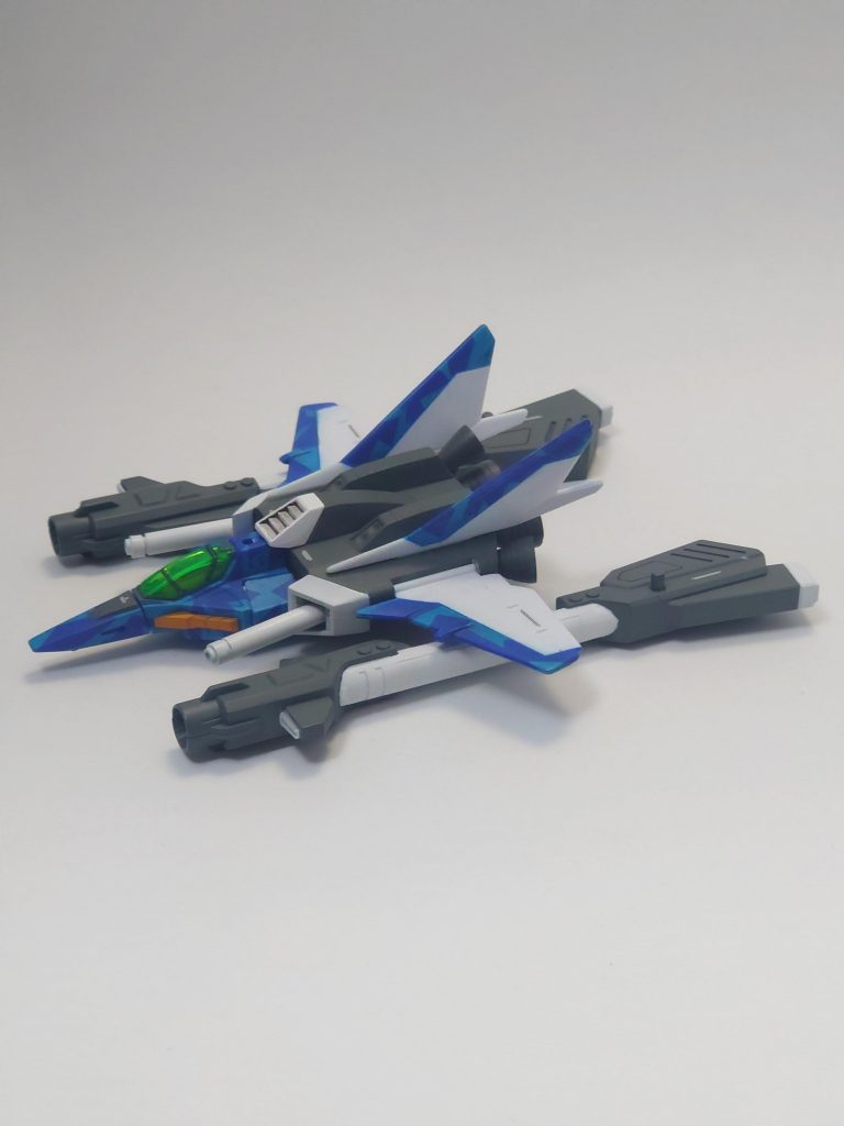 コアブースターはビームバズーカを懸吊できるようになりましたがエネルギー供給は出来ないでしょう。