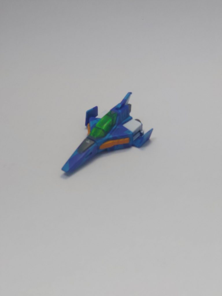 コアファイター、この塗装のせいか魚のように見えます。