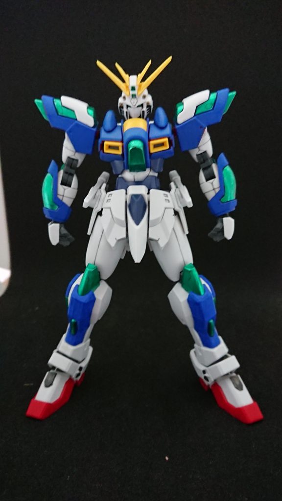 ディテールアップの改造などを色々と自分なりに研究し、パーツの組み換えがあまり見られないためと、1つの目標に向けて考え、1つの完成形のために思考を巡らせるとこういうカタチが自分らしいと思い、投稿しました。ガンプラはどうやって改造しても自由・と聞きますが、これも改造として見てくれると非常に有り難いです。