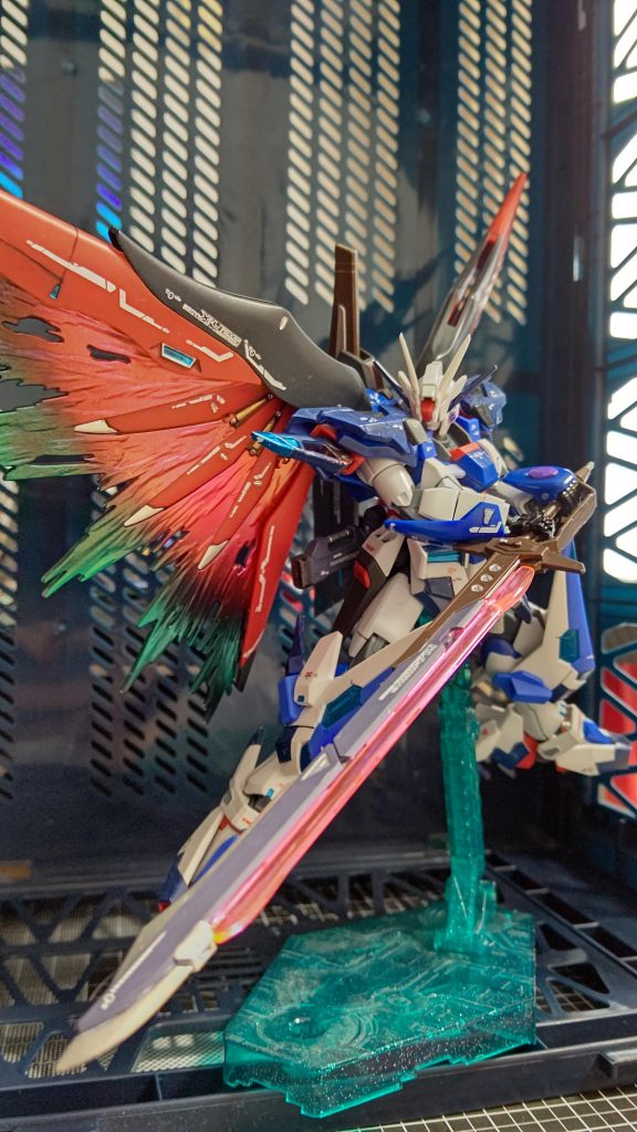 アロンダイト ビームソードカッコいいんですが、ガシガシさせすぎて持ち手部分は塗装が剥がれまくってしまいました....(T0T)