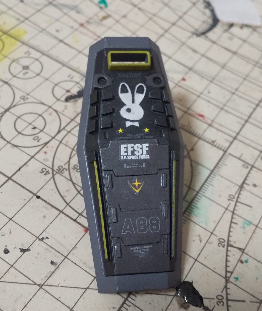 新年・寅年という事でシールドに虎柄を・・・という事にしたかったですが、実はもたもたと作っているうちに年が明けてしまい最後の思いつきで追加したのはここだけの話黄色・黒・グレーのカラーリングから某漫画のオマージュにする予定でした。まあマッシブなジムⅢより可変機の方が似合うのでそのうち・・・最後までみていただきありがとうございました!本年も宜しくお願いします。