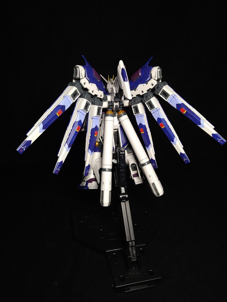 背面ファンネルにも細かな配色を追加しました